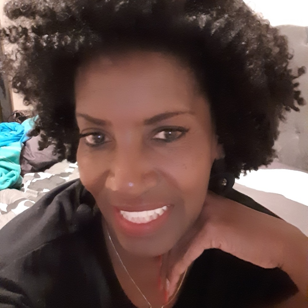 Meet your Posher, Carla